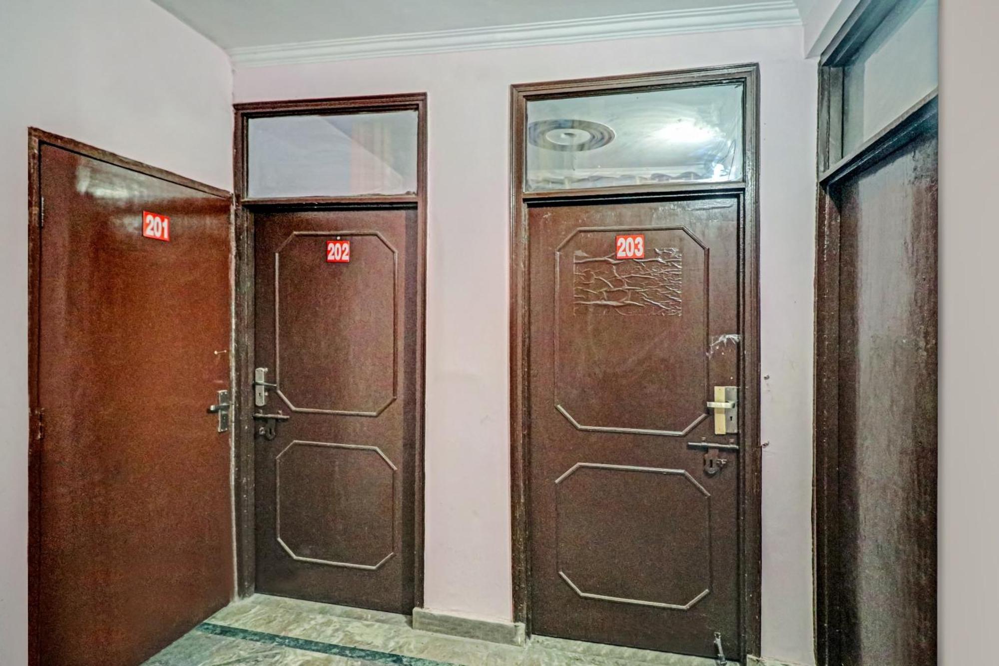 Hotel O Rj Villa Indirapuram Экстерьер фото